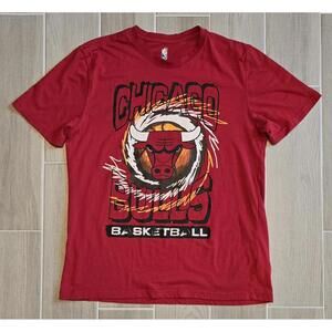 Chicago Bulls Red T Shirt   Short Sleeve Graphic  Very Soft Cotton